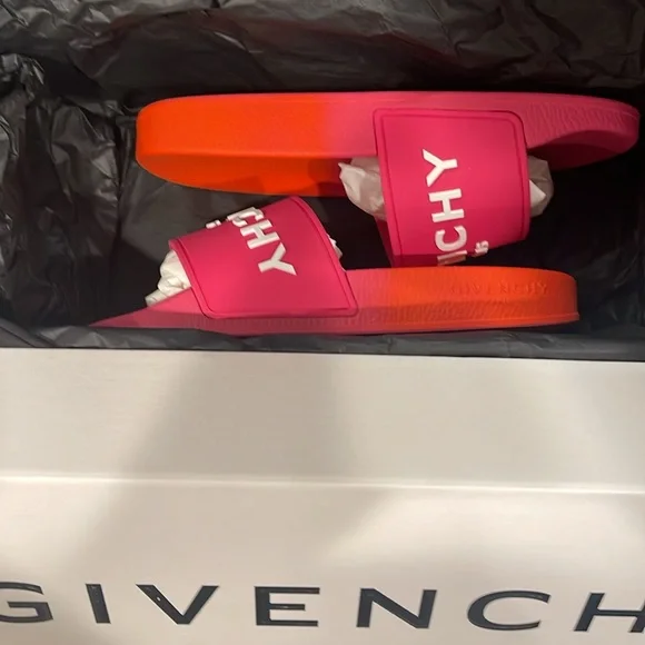 ‼️SOLD‼️New Season 3D Givenchy Logo Debossed Slides size 36 - Picture 6 of 6